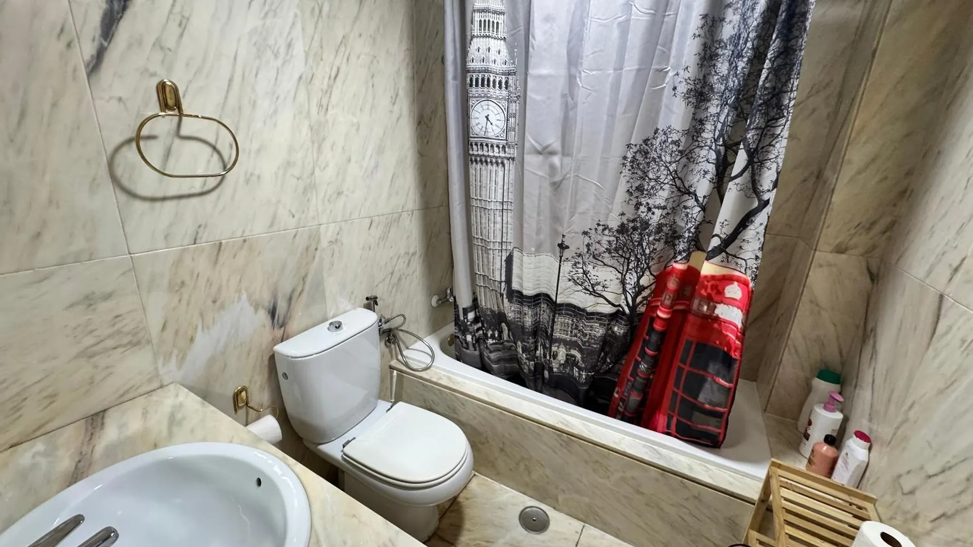 Atico Acogedor Con Terraza Apartment Granada Homestay